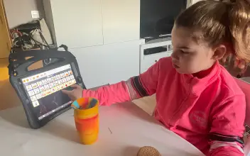 Comunicación para niños con síndrome de Angelman: dar voz a quienes no pueden hablar