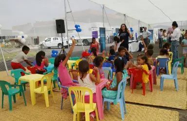 Reconstrucción de un colegio y de las vías de acceso en Esmeraldas