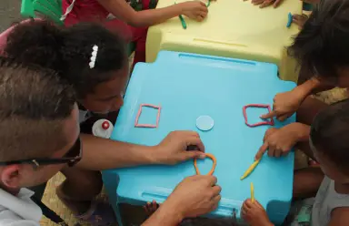 Construcción de una escuela para 120 alumnos en Las Gilces