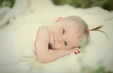 Apoyo a nuevos padres y madres que acaban de tener un bebé con síndrome de Down.