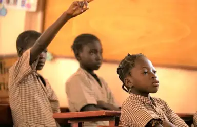 Un espacio seguro para la formación de niñas sin escolarizar en Burkina Faso