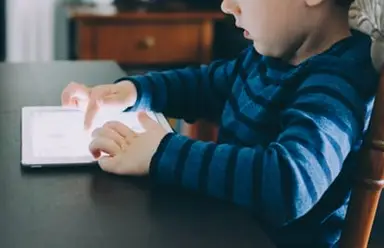 Ayúdanos a poner fin a la brecha digital
