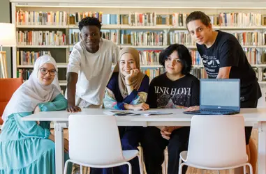 Ayuda para la inserción laboral a jóvenes con vulnerabilidad socioeconómica