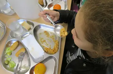 Becas comedor para la infancia en riesgo de exclusión