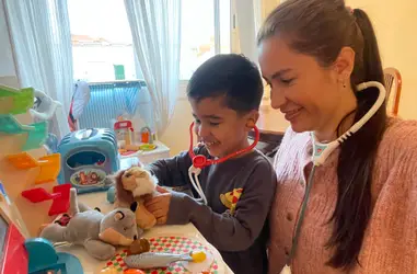 Vivienda y apoyo educativo para una infancia segura