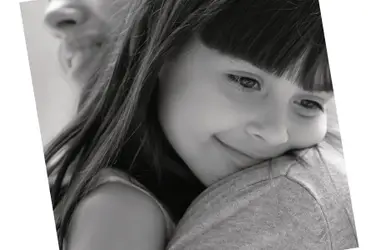 AYUDA A MUJERES, NIÑOS Y NIÑAS VÍCTIMAS DE LA VIOLENCIA DE GÉNERO