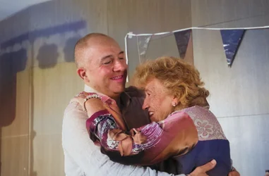 Acompañamiento a personas afectadas por la enfermedad de Alzheimer y otras demencias y a sus familiares y cuidadores