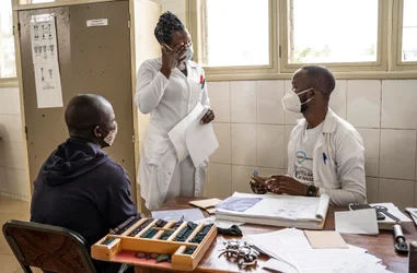 Atención ocular y prevención de la ceguera en Mozambique