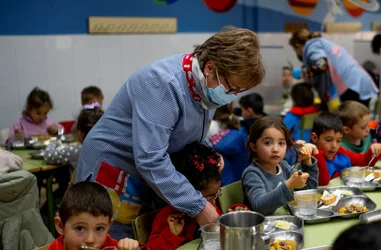 Becas comedor para la infancia en riesgo
