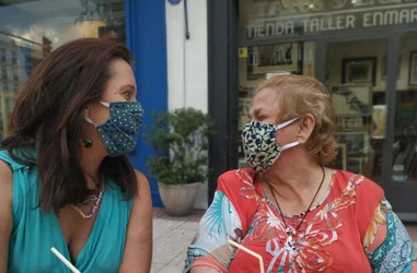 Colabora para mejorar la situación de vulnerabilidad de las personas mayores tras Covid-19