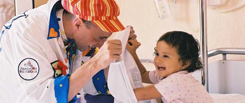 Alegra la Navidad a los niños hospitalizados