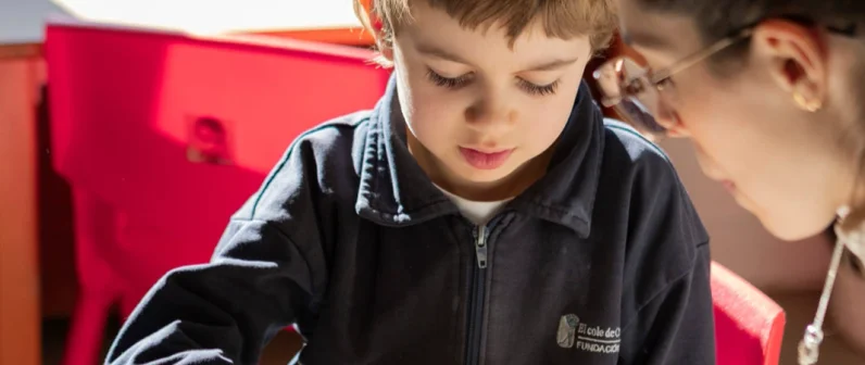 Estimulación transcraneal para mejorar las capacidades de niños con trastornos neurológicos 