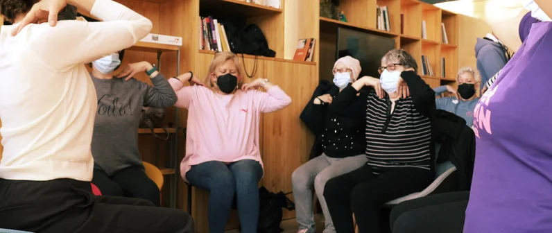 Apoyo emocional y físico para mujeres en tratamiento por cáncer