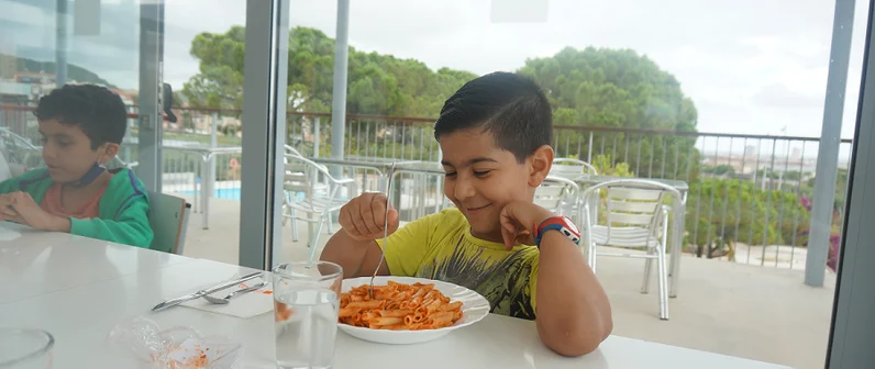 Ayúdanos para que los niños y niñas más vulnerables tengan una alimentación saludable durante sus colonias de verano