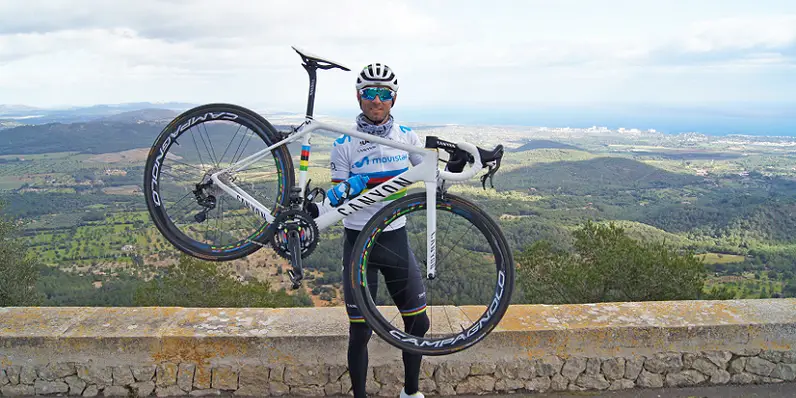 Movistar Team, con los más vulnerables en la lucha contra la COVID-19