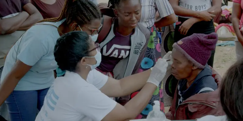 Atención ocular a la población rural de Mozambique