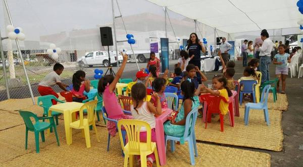 Reconstrucción de un colegio y de las vías de acceso en Esmeraldas